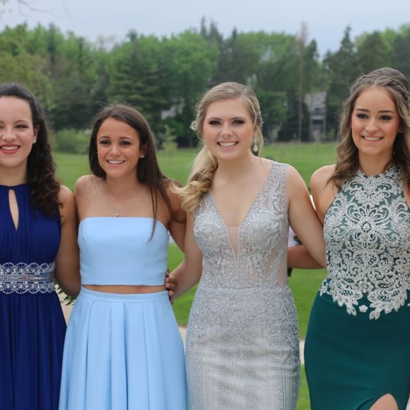 Prom/Formal Dress by Camille la Vie Size 8 in Grey & Silver - Picture 2 of 12